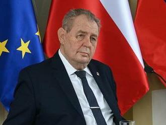 Snížení valorizace penzí až po volbách? Je to podvod na voličích, tvrdí Zeman