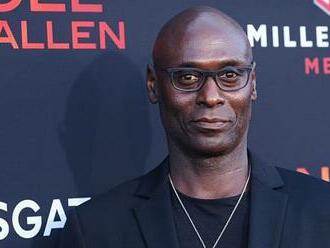 Zemřel herec Lance Reddick. Hvězdě seriálu Špína Baltimoru bylo 60 let