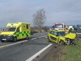 U Koclířova na I/35 se srazila dvě osobní a jedno nákladní auto, jeden zraněný