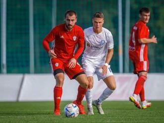 Do tretej futbalovej ligy sa vrátil známy kanonier. Chce dokázať, že na to ešte má