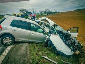 Tragická nehoda na juhu Slovenska: Vodička zrážku neprežila, z auta zostal len šrot, FOTO