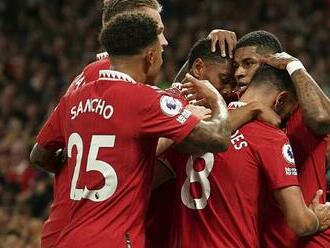 Syn mocného Araba zvýšil nabídku. Manchester United chce koupit za pět miliard