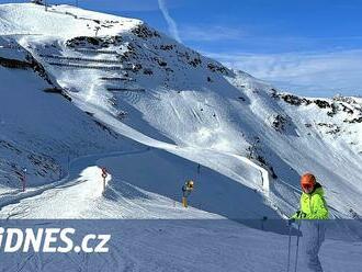 Moderní lyžování v Rakousku. Saalbach pobaví spoustou sjezdovek a přejezdů