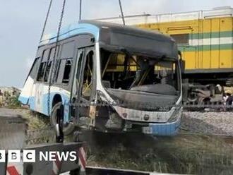 Nigeria: Dozens injured and six killed in bus and train collision in Lagos