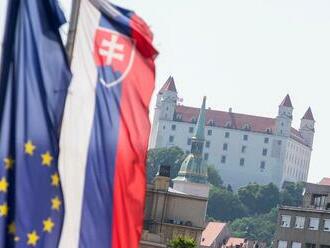 Bez úsporných opatrení sa bude zadlženie Slovenskej republiky výrazne zvyšovať