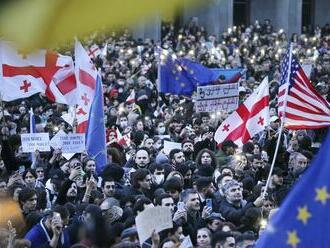 Gruzínsky majdan: Do ulíc opäť vyšli tisíce. Lídri protestov dali vláde ultimátum