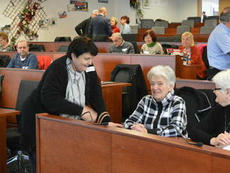 Podvodníci útočia na slovenských seniorov. Centrálna banka sa rozhodla zakročiť, predstavila novinku