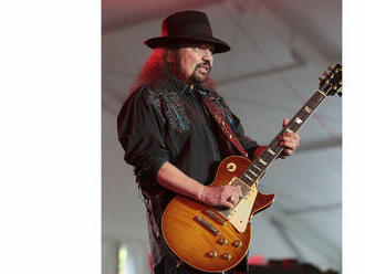 Zomrel posledný pôvodný člen Lynyrd Skynyrd, gitarista Gary Rossington