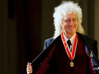 Rockový gitarista Brian May bol povýšený do rytierskeho stavu