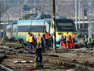 V Žiline sa vykoľajil vlak Pendolino, doprava na Kysuce je zastavená