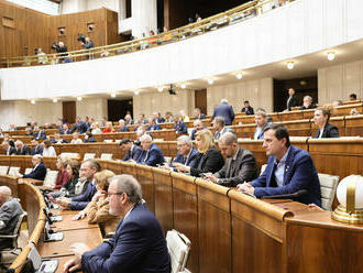 Začala sa 88. schôdza parlamentu, poslancov čaká okolo 150 bodov