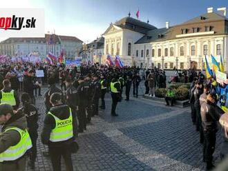 Ulice hlavného mesta čaká ťažká skúška: Protesty ohlásili obidva tábory, polícia je v pohotovosti, hrozí agresia!