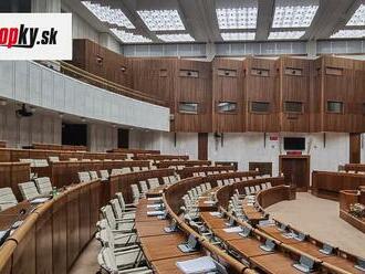 PRIESKUM Raketový nástup Hegera, Demokrati už dýchajú na krk OĽaNO! Novým lídrom pravice je však niekto iný