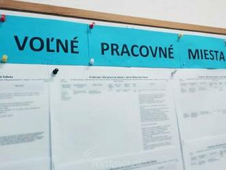 Voľné pracovné miesta v okrese R. Sobota: Hľadajú pekára, telefonistu, sociálneho pracovníka, pekára i chyžnú