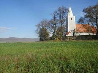 Kostoly za hradbami: Dlhá