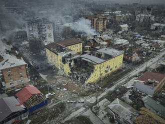 Nad budovou samosprávy v Bachmutu vlaje ruská vlajka, tvrdí Prigožin