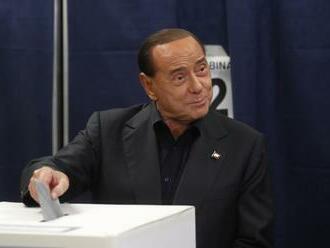 Italský expremiér Berlusconi trpí leukémií, napsal list Corriere della Sera