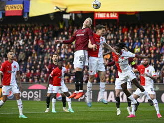 Sparta v nastavení vydřela remízu 3:3 se Slavií a dál vede ligu