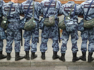 Ruský prokurátor žádá devět let pro policistu, který se vyjadřoval proti válce