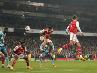 Arsenal zachránil bod se Southamptonem, může ale přijít o vedení