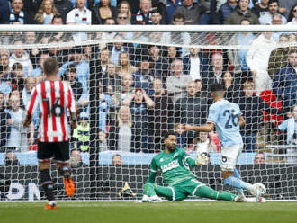 Mahriz zařídil hattrickem postup fotbalistů Manchesteru City do finále FA Cupu