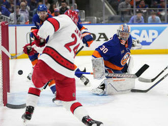 Nečas pomohl v play off NHL Carolině gólem k třetí výhře nad Islanders