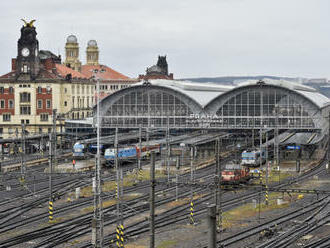 Železnice z letiště do centra Prahy by měla vést i na hlavní nádraží