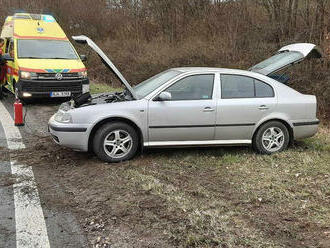 Nehoda osobního vozidla v Kralicích nad Oslavou si vyžádala zranění jedné osoby