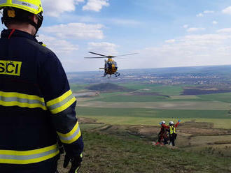 Hasiči ze stanice Louny a Žatec a jednotka obce Raná vyjeli na pomoc zraněnému paraglidistovi…