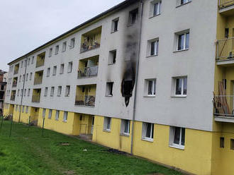 Dvě jednotky vyjely k požáru v bytu v Ústí nad Labem v ulici U Jeslí. Hořelo v prvním poschodí, z…