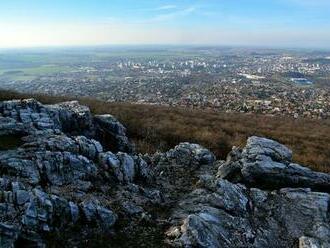 Veľká biela skala, Malá skalka a Zoborská lesostep.