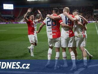 Slavia - Olomouc 4:0, gól do šatny, pak dominance. Domácí zůstávají první