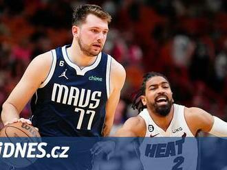 Ani 42 bodů Dončiče nestačilo, basketbalisté Dallasu prohráli v Miami