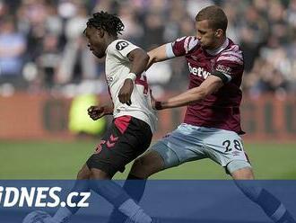 ONLINE: West Ham hostí Southampton. Pak United nastoupí v Newcastlu