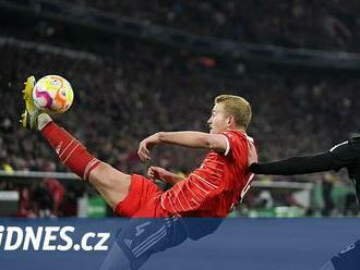 Bayern vyřazen z Německého poháru, Freiburg rozhodl v nastavení