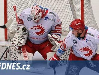 Třinec - Pardubice 2:1. Ustálený vzor, Oceláři opět deptali útok soupeře a vedou