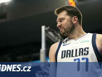 Play off bez Dončiče. Dallas dokonal mizérii, Brooklyn upevnil šesté místo