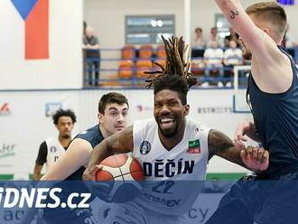 Do čtvrtfinále play off vstoupili lépe basketbalisté Pardubic a Děčína