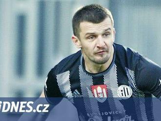 Budějovický obránce Čolič chystá návrat po zranění. Na tribuně poznává nervy