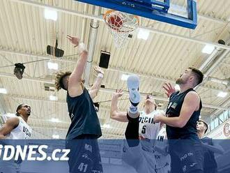 Děčín je prvním semifinalistou ligy basketbalistů, Pardubice mají mečbol