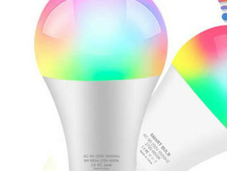 RGB inteligentná LED žiarovka s päticou E27, ktoré môžete ovládať bezdrôtovo z telefónu pomocou aplikácie.