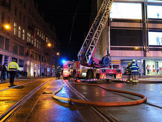 V nočním klubu na Václavském náměstí hořela elektroinstalace, z objektu se evakuovalo 350 osob