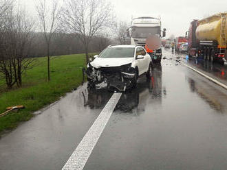 K nehodě na silnici 35 vyjížděli hasiči z Litomyšle, u Nedošína se střetla dvě vozidla. V jednom z…