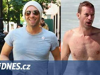 Jím jedno jídlo denně, chci vypadat dobře, říká Chris Martin z Coldplay