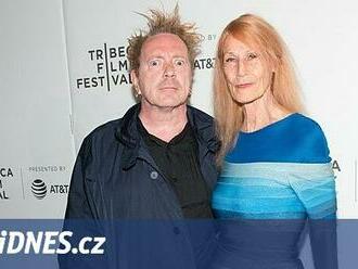 Zemřela manželka zpěváka Sex Pistols. Bojovala s Alzheimerovou chorobou