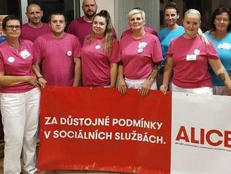 Kolektivní smlouva mezi odbory Alice a Alzheimer Home zaručí růst mezd