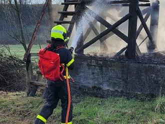 Šest posedů u Stonavy lehlo popelem. Požáry zřejmě někdo založil úmyslně