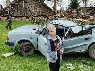 Nejepín u Chotěboře mohlo zpustošit tornádo. Spoušť zkoumají lovci bouřek