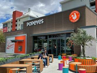 Do Česka přichází fastfoodová těžká váha. Víme, kde a kdy Popeyes otevře první restaurace