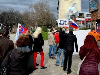 FOTO. Poprad: Stále sme s vami v uliciach našich miest. Za bezpečné, mierové a neutrálne Slovensko